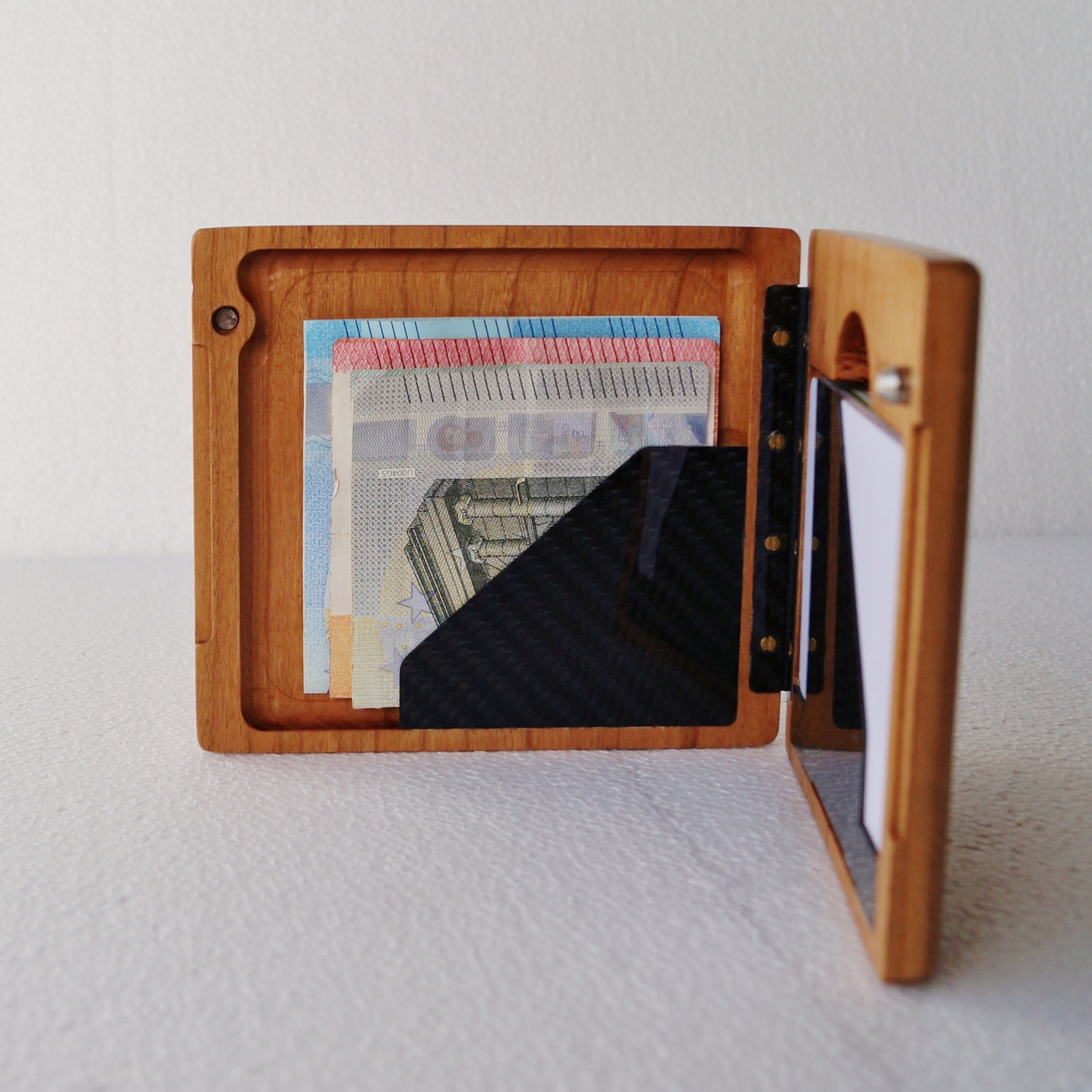 Wogenfels - Brieftasche aus Holz