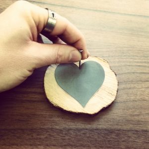 Herz Bild aus Holz, Nägel und Faden