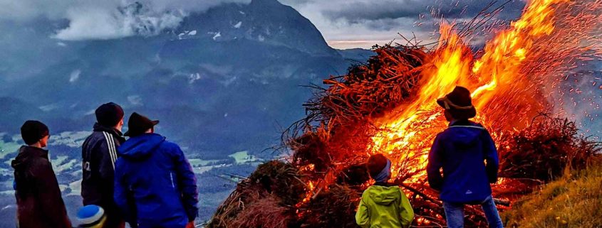 Sonnwendfeuer in den Kitzbüheler Alpen