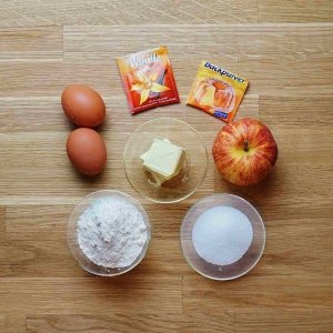 Einfacher Kuchen mit Früchten - Zutaten