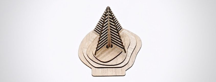 Christbaum Puzzle aus Holz