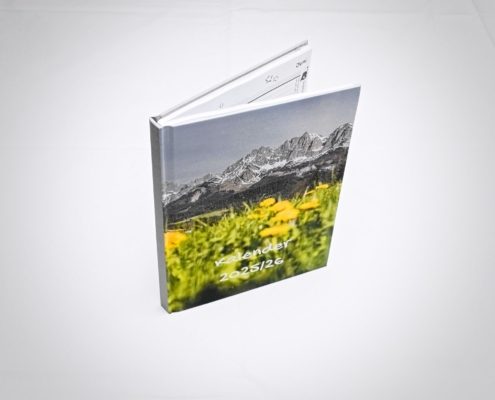 Schülerkalender individuell selbst gestalten bei fotokalender.com