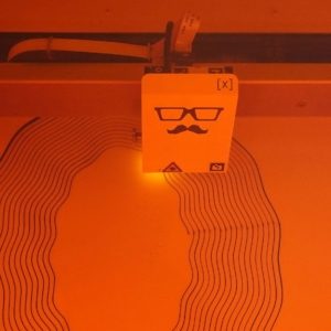 Ovale Schüssel aus Holz