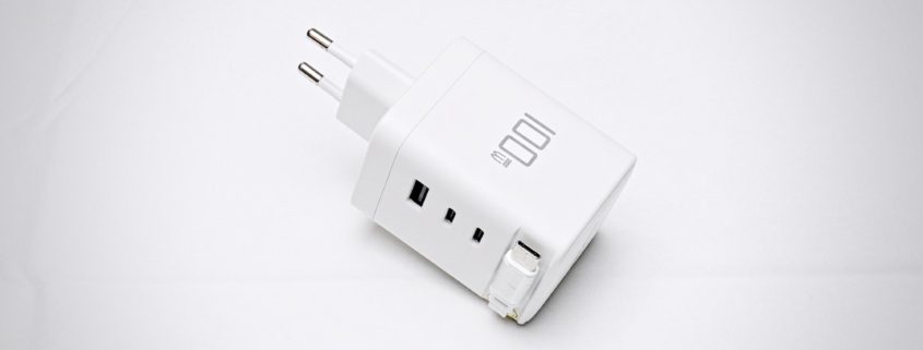 RealPower - GaN Charger 100W mit integriertem Kabel