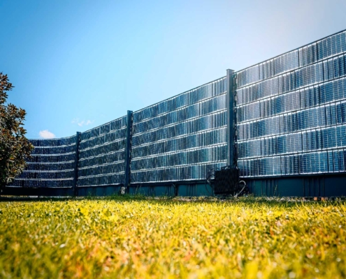 Sunbooster VERTICAL+ Photovoltaik-Zaun