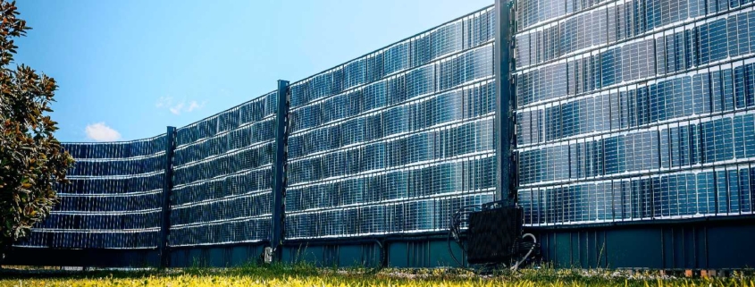 Sunbooster VERTICAL+ Photovoltaik-Zaun