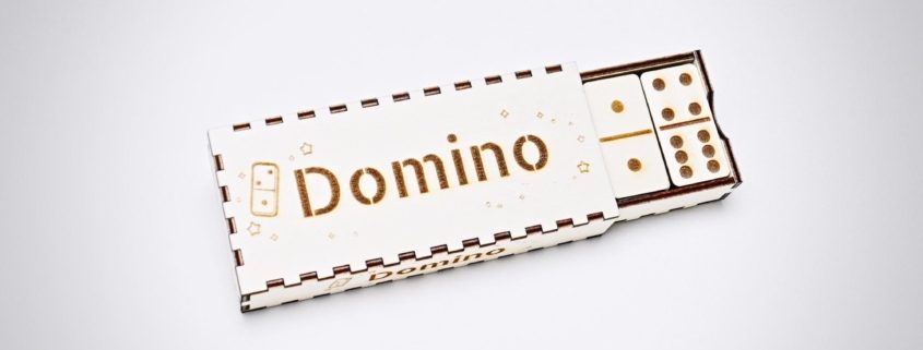 Domino Spiel aus Holz